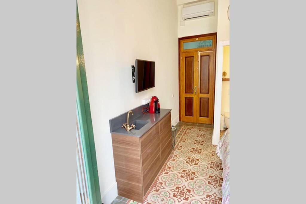 Cozy Studio With Balcony In The Best Place Appartamento Sitges Esterno foto