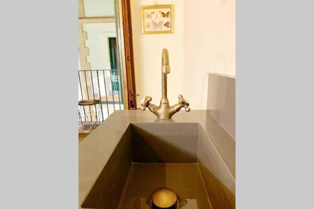 Cozy Studio With Balcony In The Best Place Appartamento Sitges Esterno foto