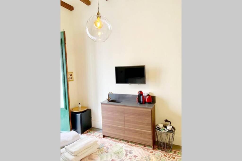 Cozy Studio With Balcony In The Best Place Appartamento Sitges Esterno foto